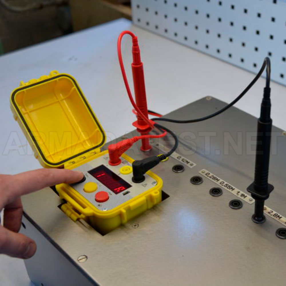 Е6-40 Мегаомметр, вертикальное исполнение (с интерфейсом USB)