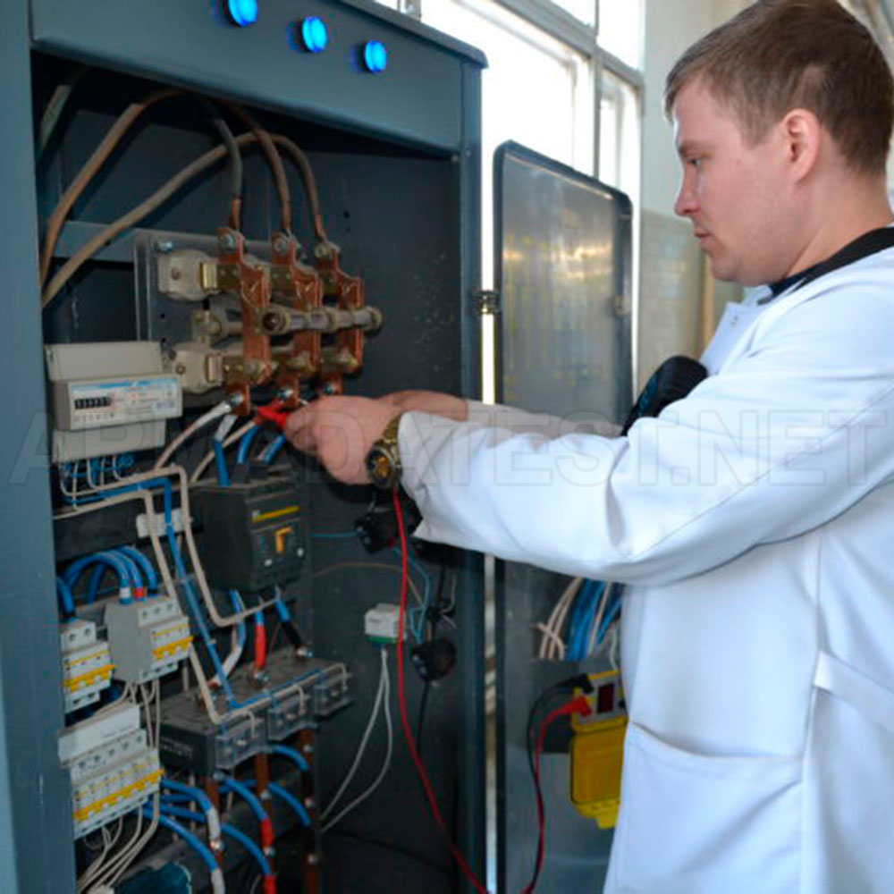 Е6-40 Мегаомметр, вертикальное исполнение (с интерфейсом USB)